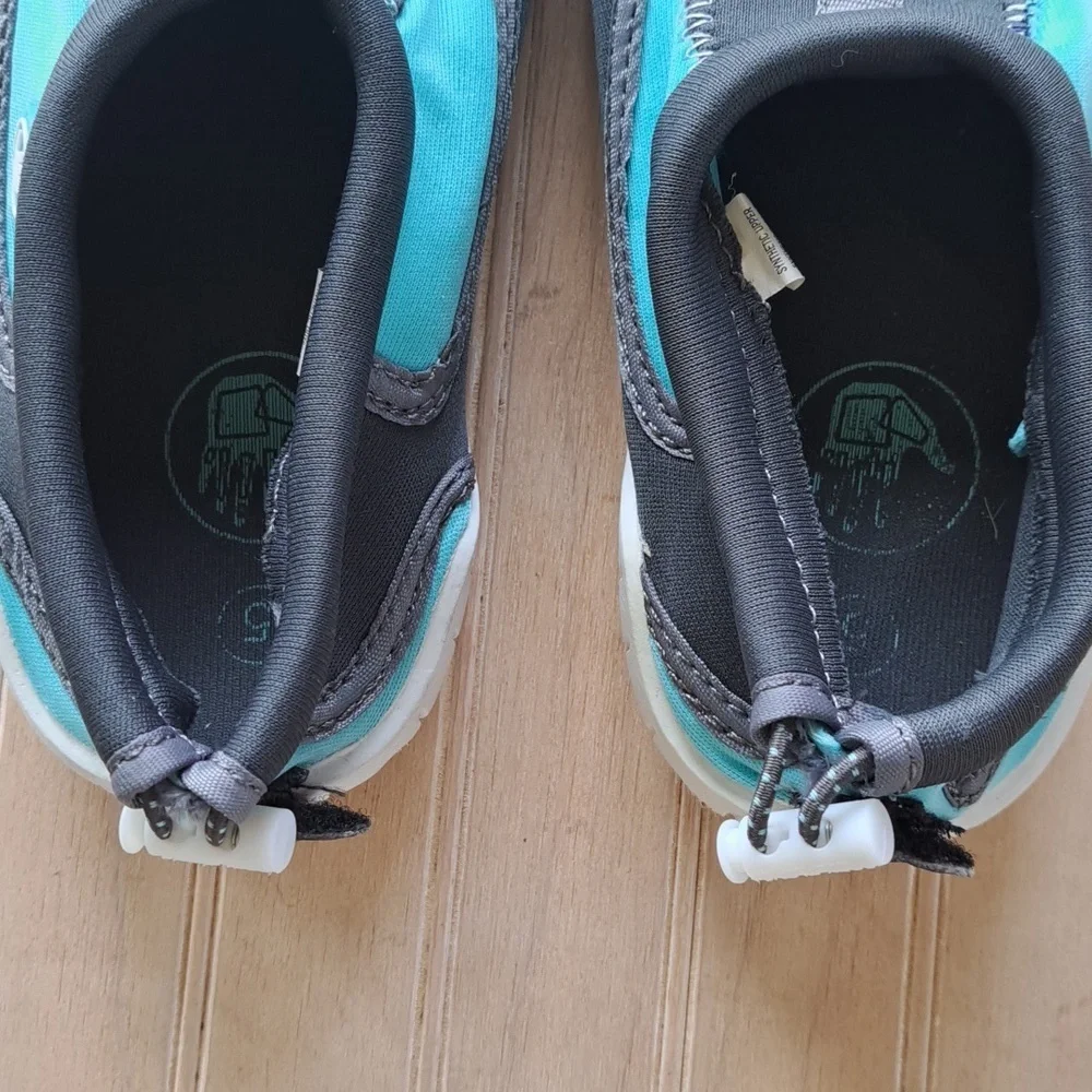 Body Glove Aqua Water Shoes Unisex Kids Size 5 Gray & Aqua Blue Youth Barefoot